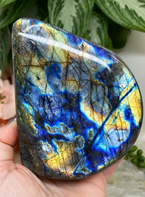 Is Labradorite Porous