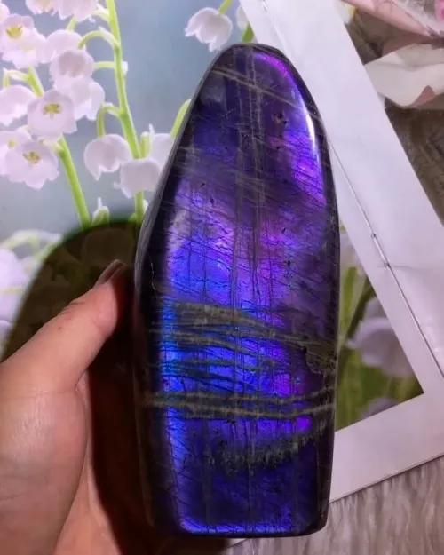 Close-up of labradorite showing iridescence angles