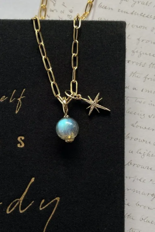 Close-up of raw labradorite vein showing iridescence