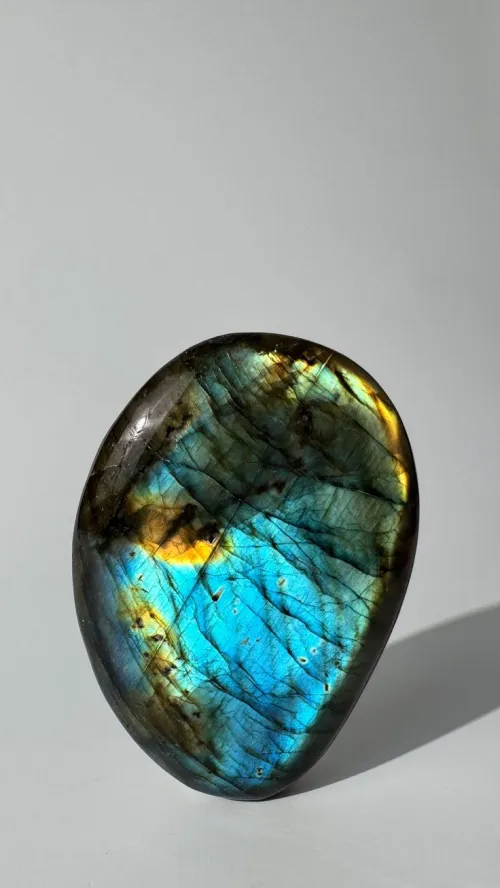 How to Tell if Labradorite Is Real or Fake