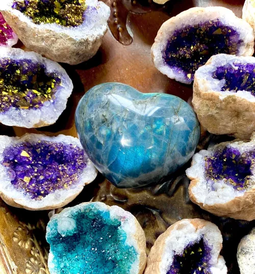 Pairing labradorite with other stones for holiday sets