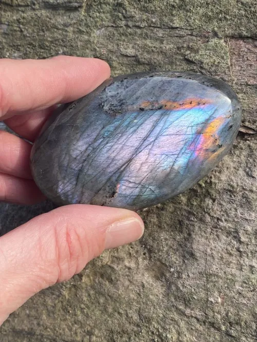 Does Labradorite Fade in the Sun