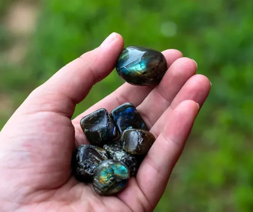 Is Labradorite Translucent
