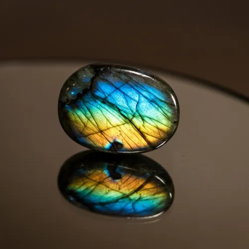 How to write a gift note explaining labradorite meaning