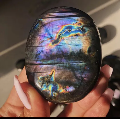 Beyond Jewelry: The Industrial and Technological Uses of Labradorite