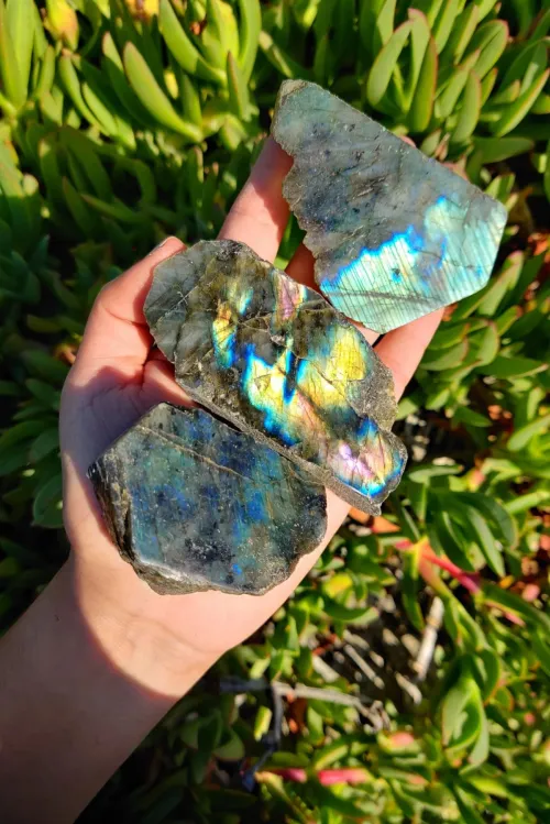 A Spectroscopic Analysis: Seeing the Light in Labradorite
