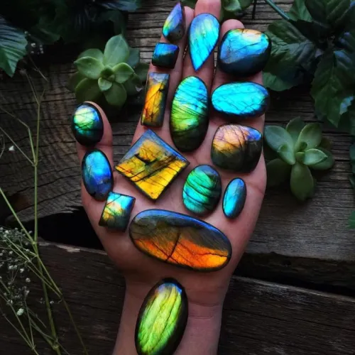 Spectrometer in use on labradorite