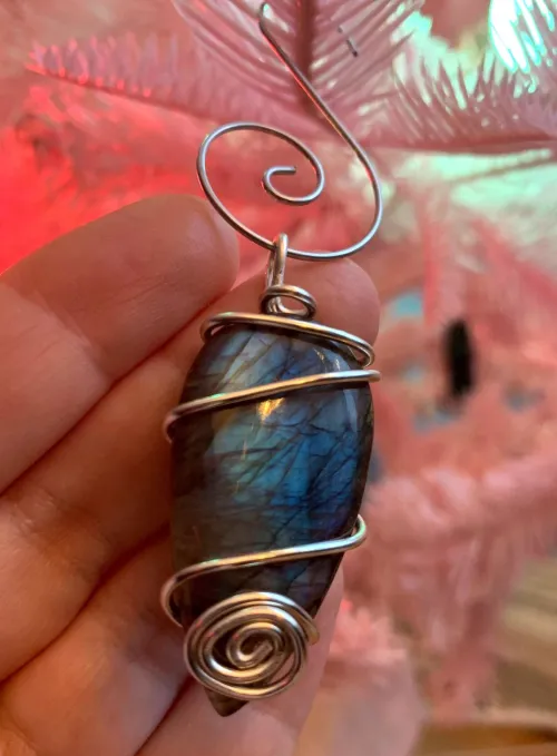 Three labradorite gift notes showing different relationship-appropriate tones